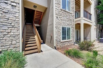 Building Photo - 7459 S Alkire St