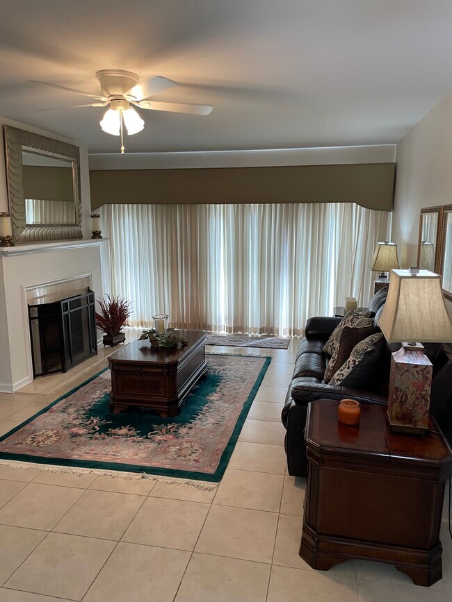 Foto del edificio - 5 Players Club Dr