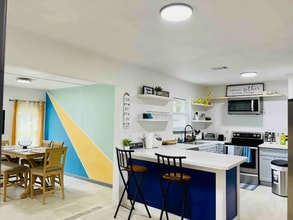 Building Photo - 348 Juniper Dr Building Photo - 348 Juniper Dr