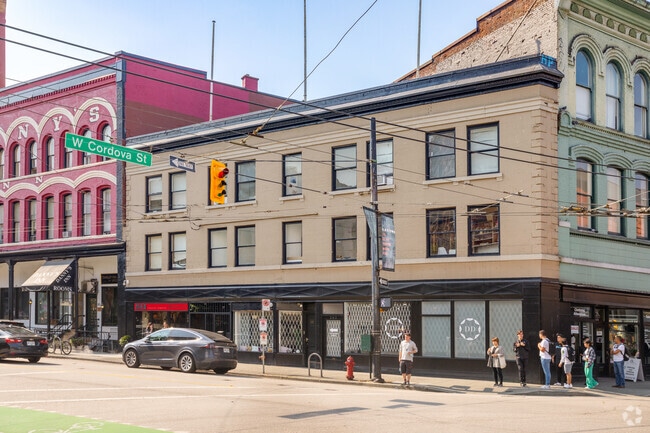 Building Photo - Columbia House