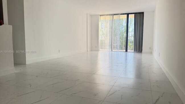 Foto del edificio - 18151 NE 31st Ct