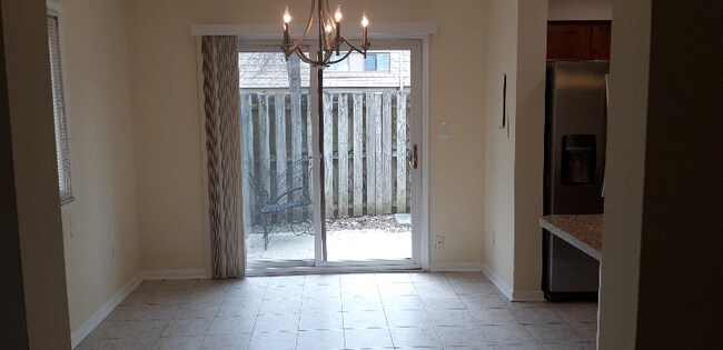 Foto del edificio - 1562 Malibu Pl