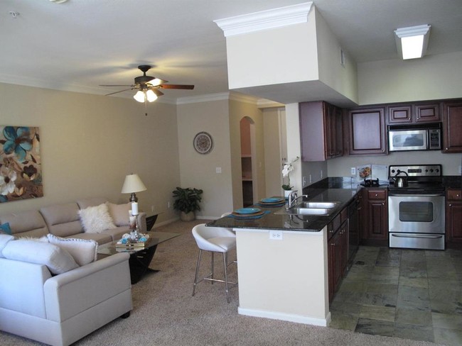 Building Photo - 7575 Kirby Dr