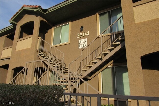 Foto del edificio - 3504 Desert Cliff St