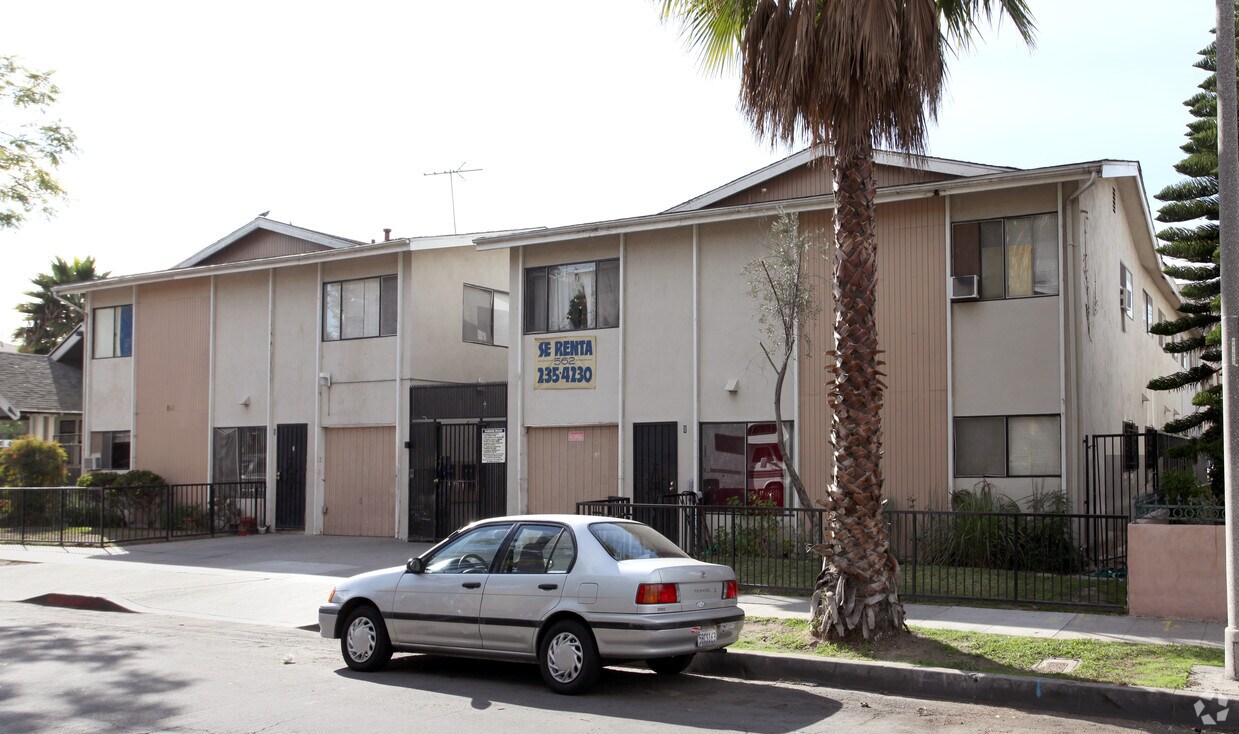 Building Photo - 811-817 Rose Ave