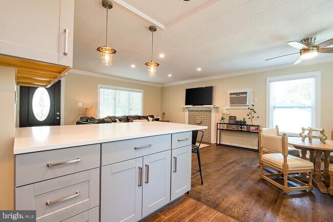 Foto del edificio - 6421 Bayside Rd
