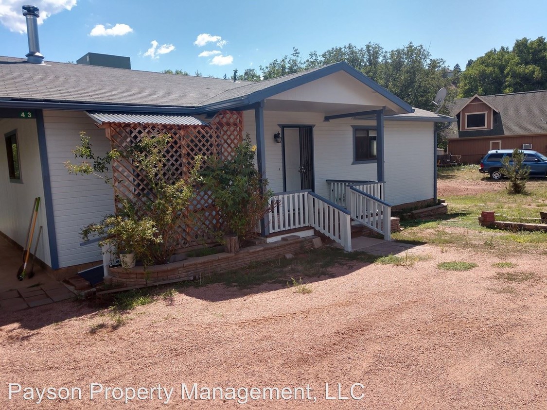 Primary Photo - 2 br, 2 bath House - 43 S. RAINBOW DR.