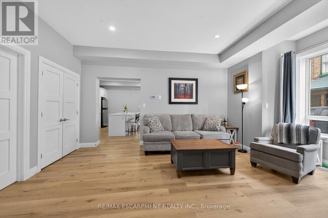 Building Photo - 238 Darling St