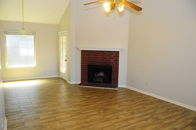 Living Room - 6899 Lagrange Cir S