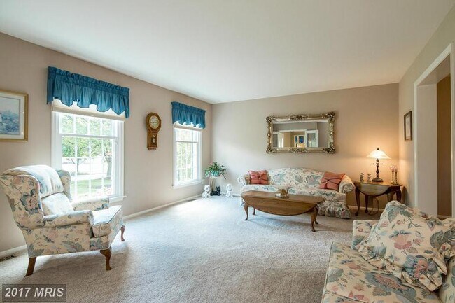 Foto del edificio - 3715 Valerie Carol Ct