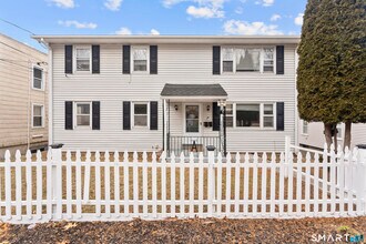 Building Photo - 21 N Spring St