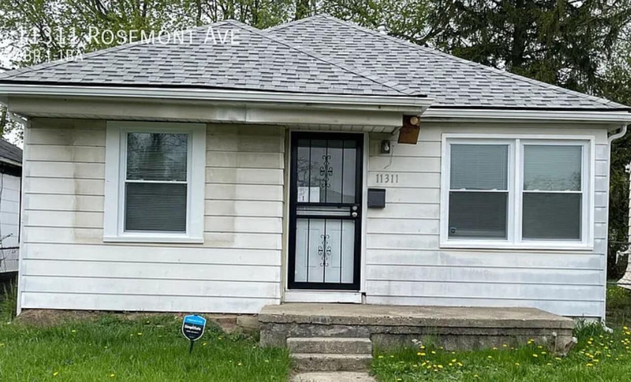 Primary Photo - 3 bed 1 bath Home