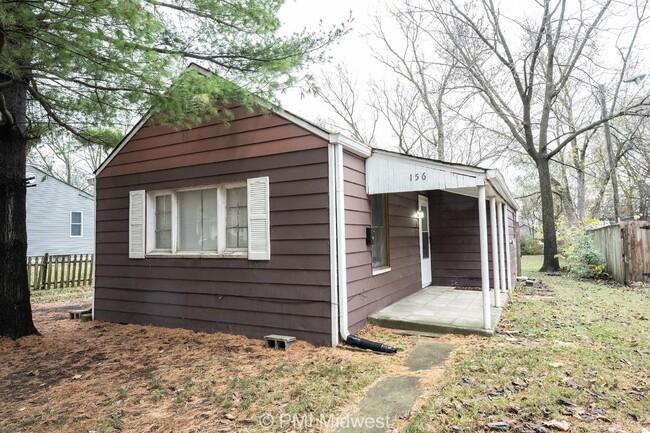 Building Photo - "Charming 2-Bed Oasis in Indianapolis with...