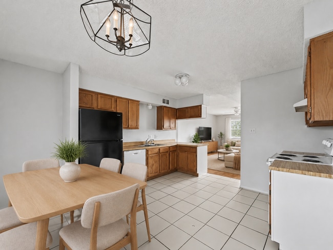 Building Photo - 5630 Brookview Ct