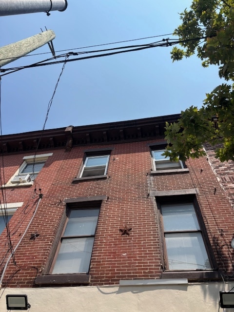 Building Photo - 337 W Girard Ave