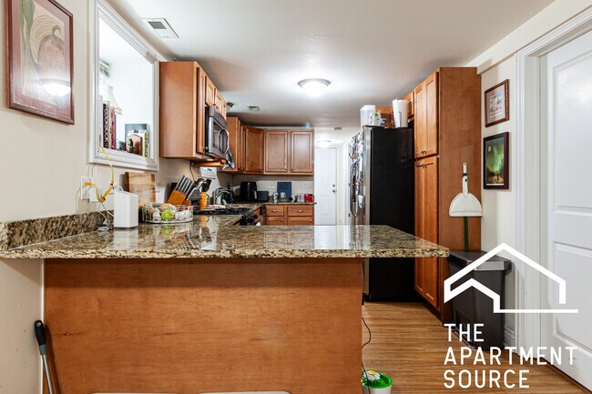 Foto del edificio - 4419 N Albany Ave