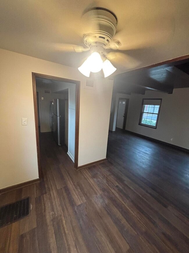 Foto del edificio - 5586 Azalea Ct