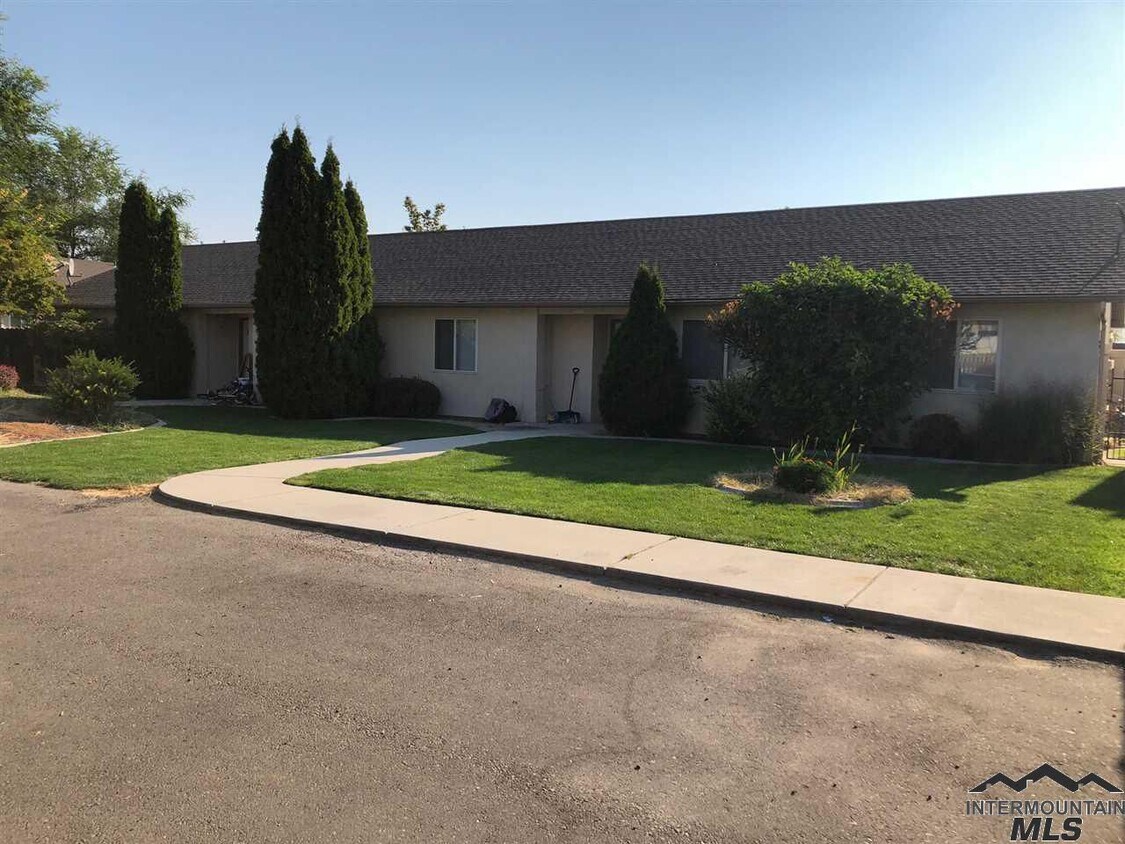 606 S Powerline Rd, Nampa, ID 83686 Townhouse for Rent in Nampa, ID