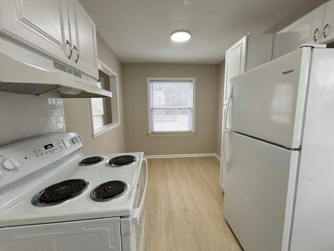 Foto del edificio - 23756 Brittany Ave