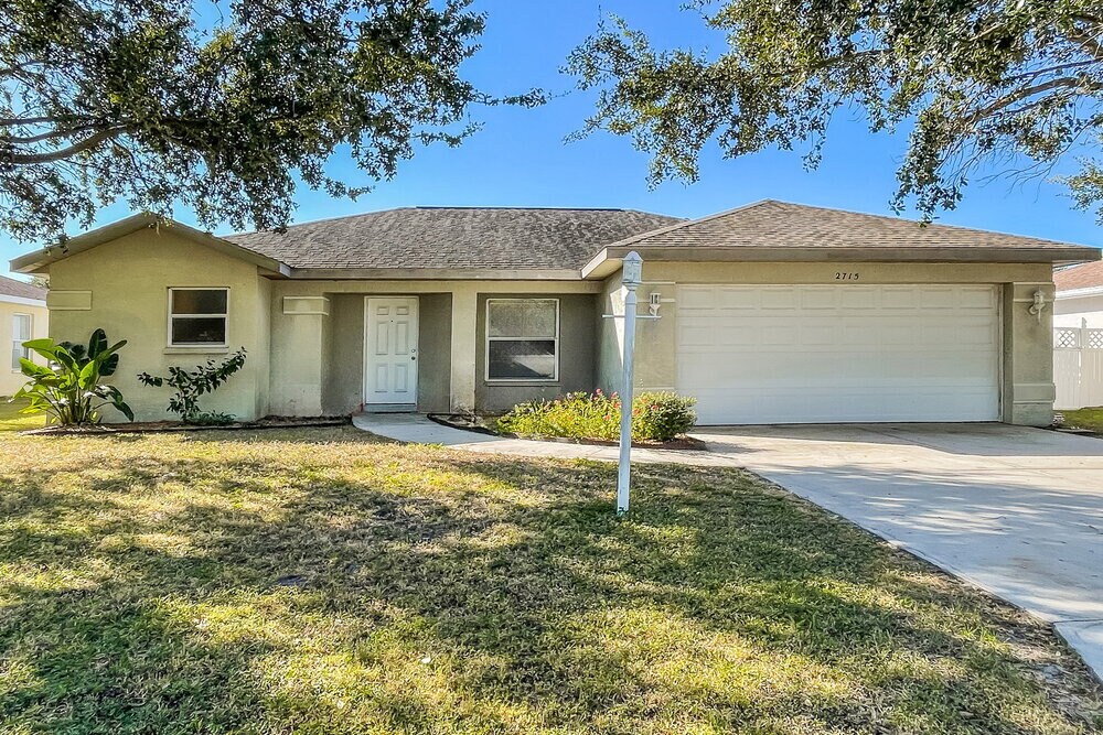 Foto principal - 2715 94th St E