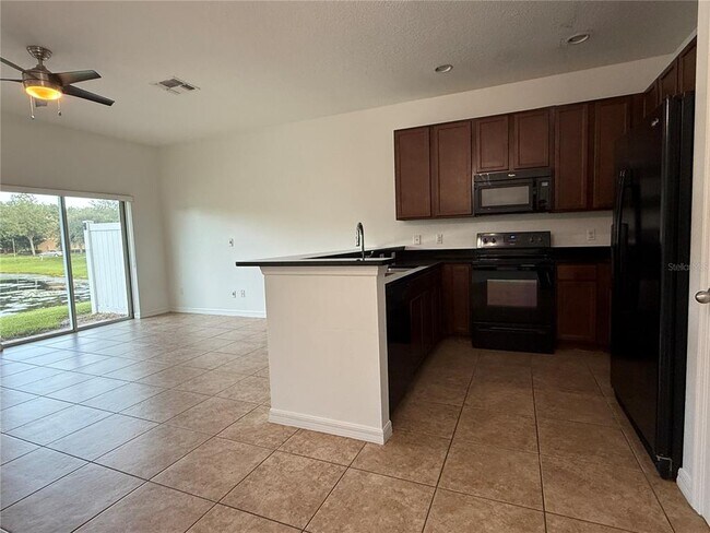 Foto del edificio - 12243 Citruswood Dr