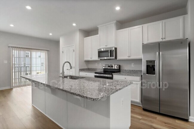 Building Photo - 52 Absolution Dr