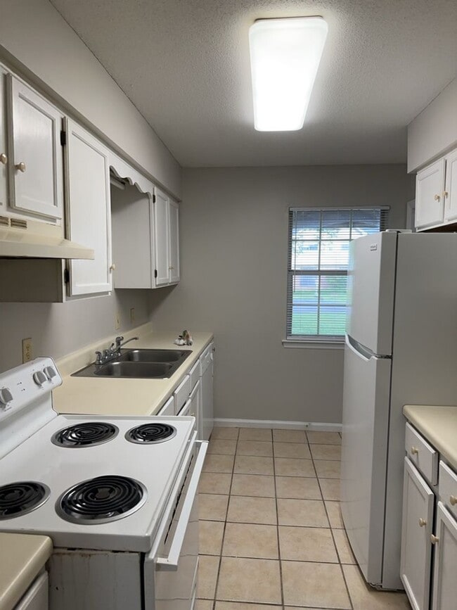 Building Photo - 4159 Willard Dr