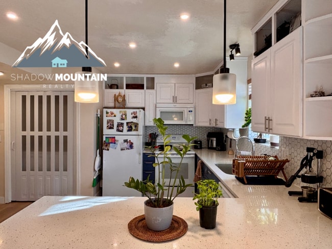 Building Photo - 408 Spring Ln