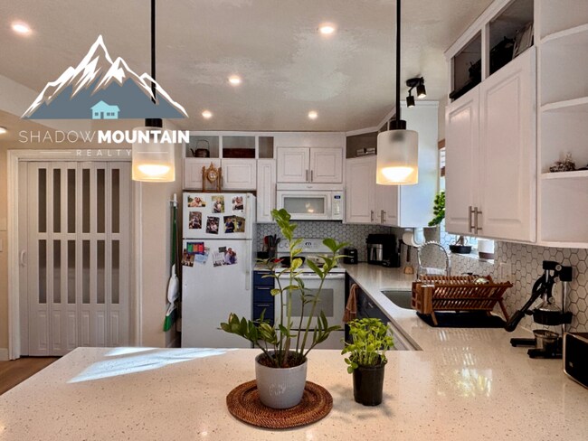 Foto del edificio - 408 Spring Ln