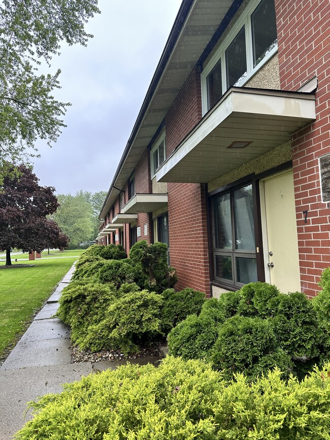 Building Photo - 120 Kael Cres