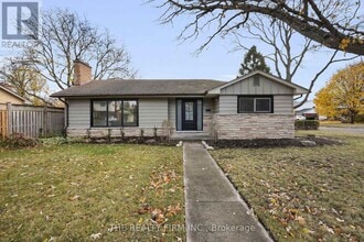 Building Photo - 615 Santa Monica Rd