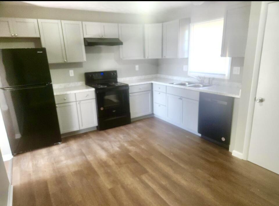 Foto del edificio - 3705 Trent Cir