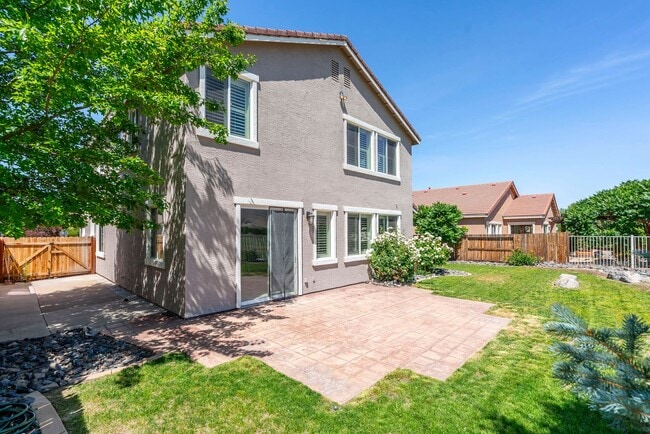 Foto del edificio - Stunning Like New South Reno 4 Bedroom