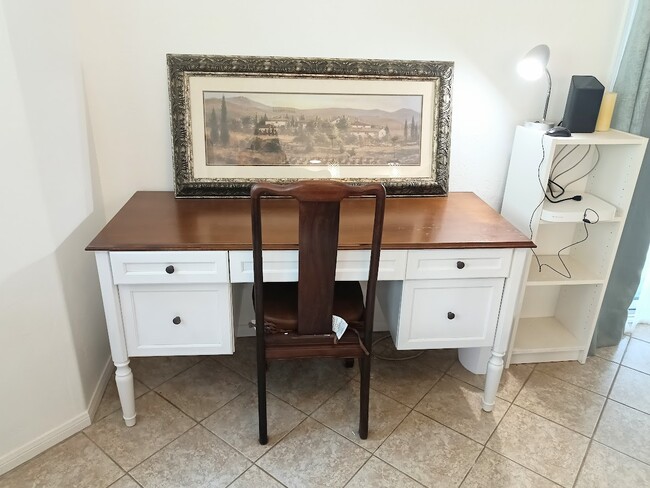 Building Photo - 1620 1/4 York Dr