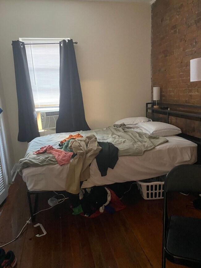 Foto del edificio - 894 Colburn St