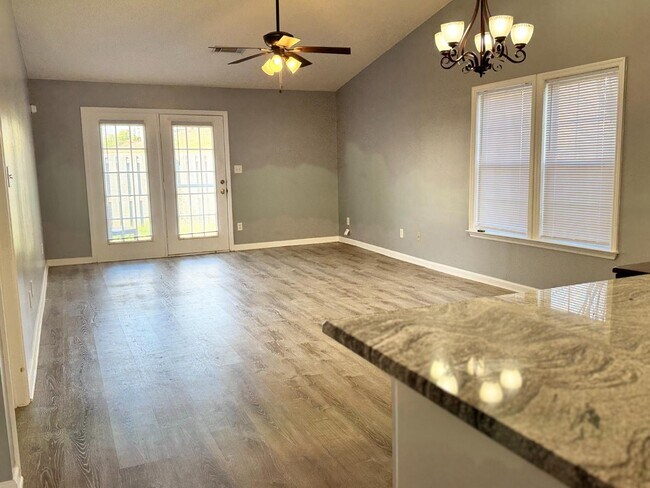 Building Photo - 2029 Caton Dr