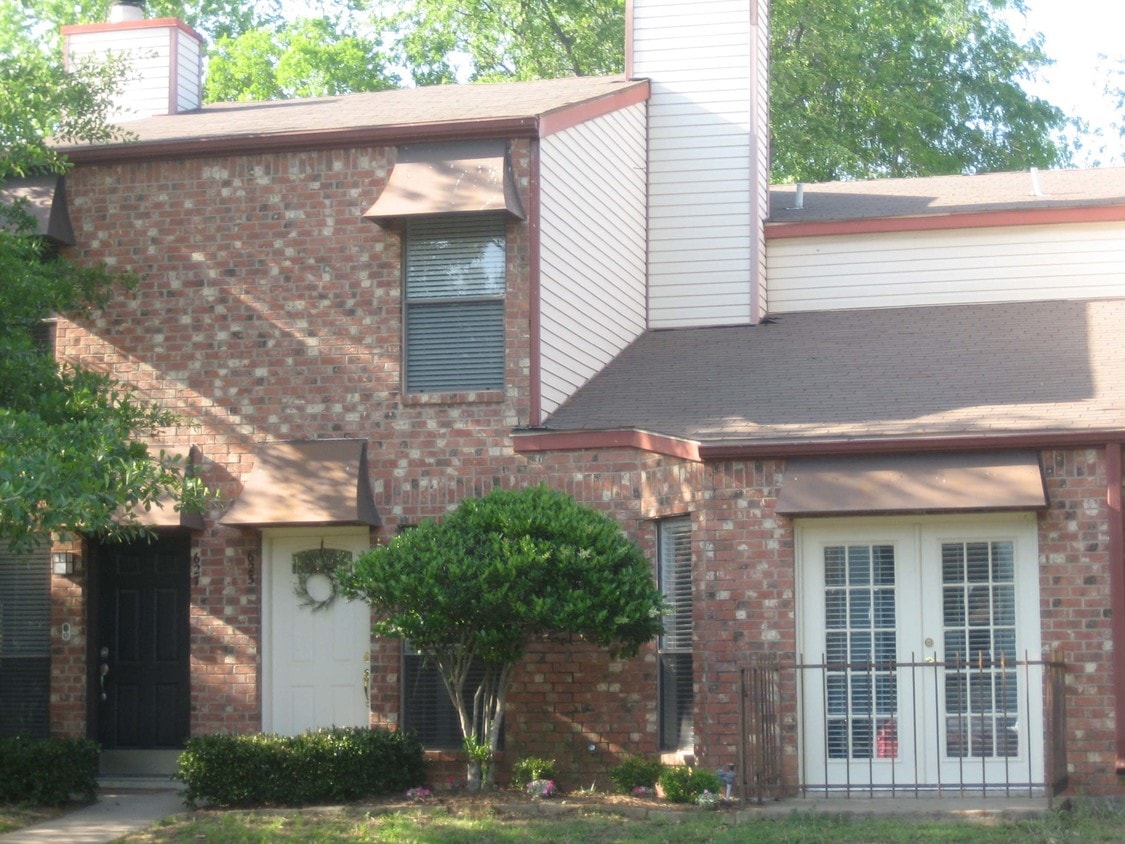 Primary Photo - Langtree Townhomes
