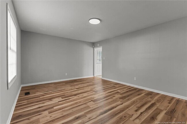 Building Photo - 412 Morley Dr