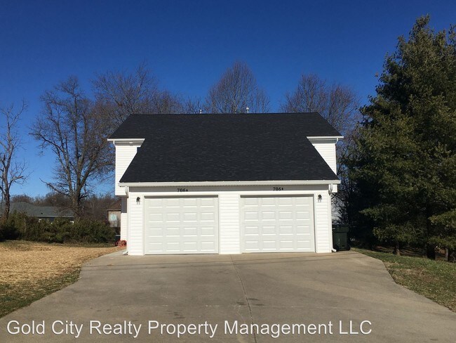 Building Photo - 706 Princeton Dr