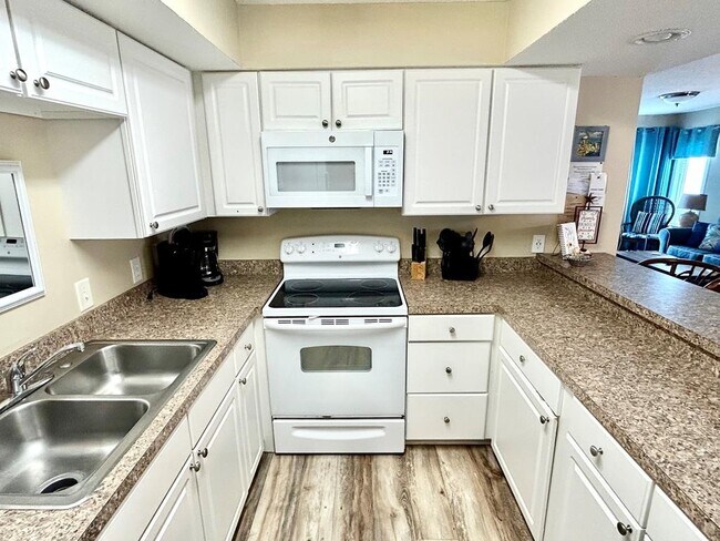 Building Photo - 1511 N Ocean Blvd