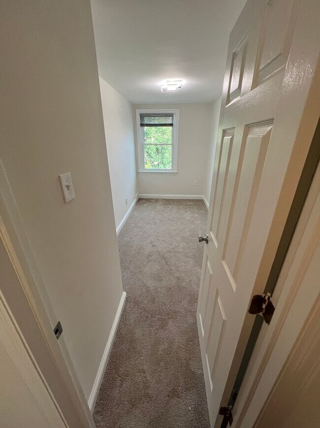 Foto del edificio - Charming 3-bedroom, 1-bathroom home locate...
