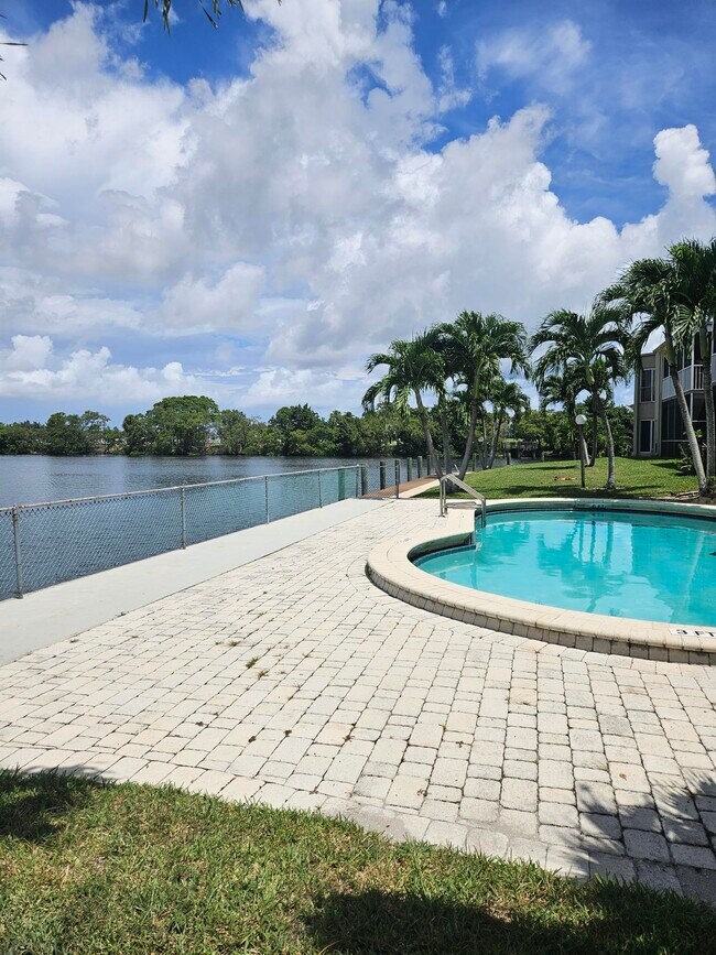 Building Photo - 630 Southwind Cir