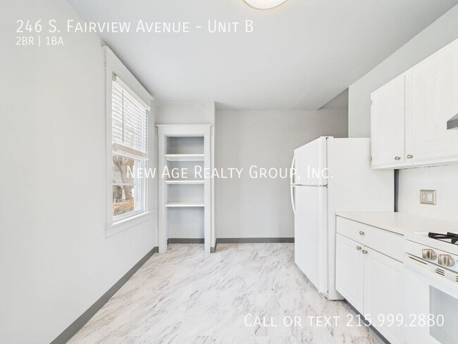 Building Photo - 246 S Fairview Ave