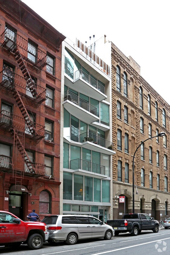 Primary Photo - 343 W 16th St