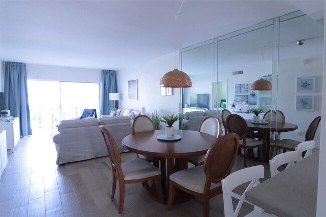 Foto del edificio - 440 Paradise Isle Blvd