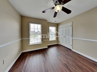 Foto del edificio - 406 Bedstraw Ct