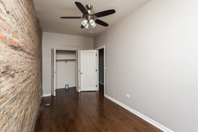 Foto del edificio - 2348 W Moffat St