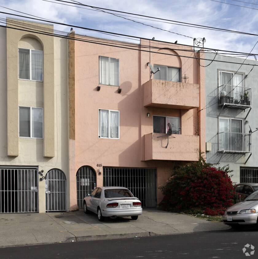 Foto principal - 655 Villa St