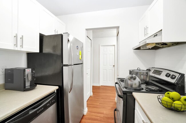 Building Photo - Carrigan Court Apartments