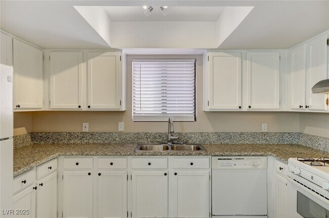 Foto del edificio - 6729 W Charleston Blvd